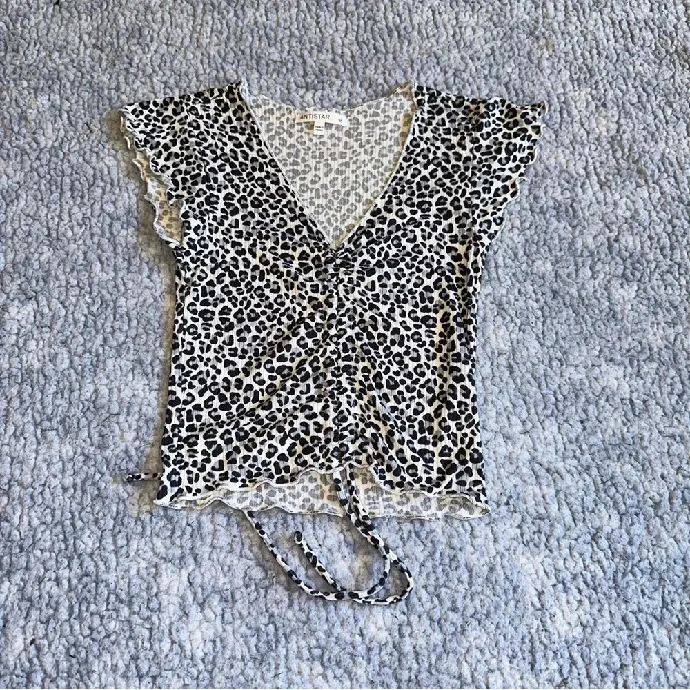 Gray Cheetah Print Synch T-shirt with Ties for Adjustable Length - Size XS